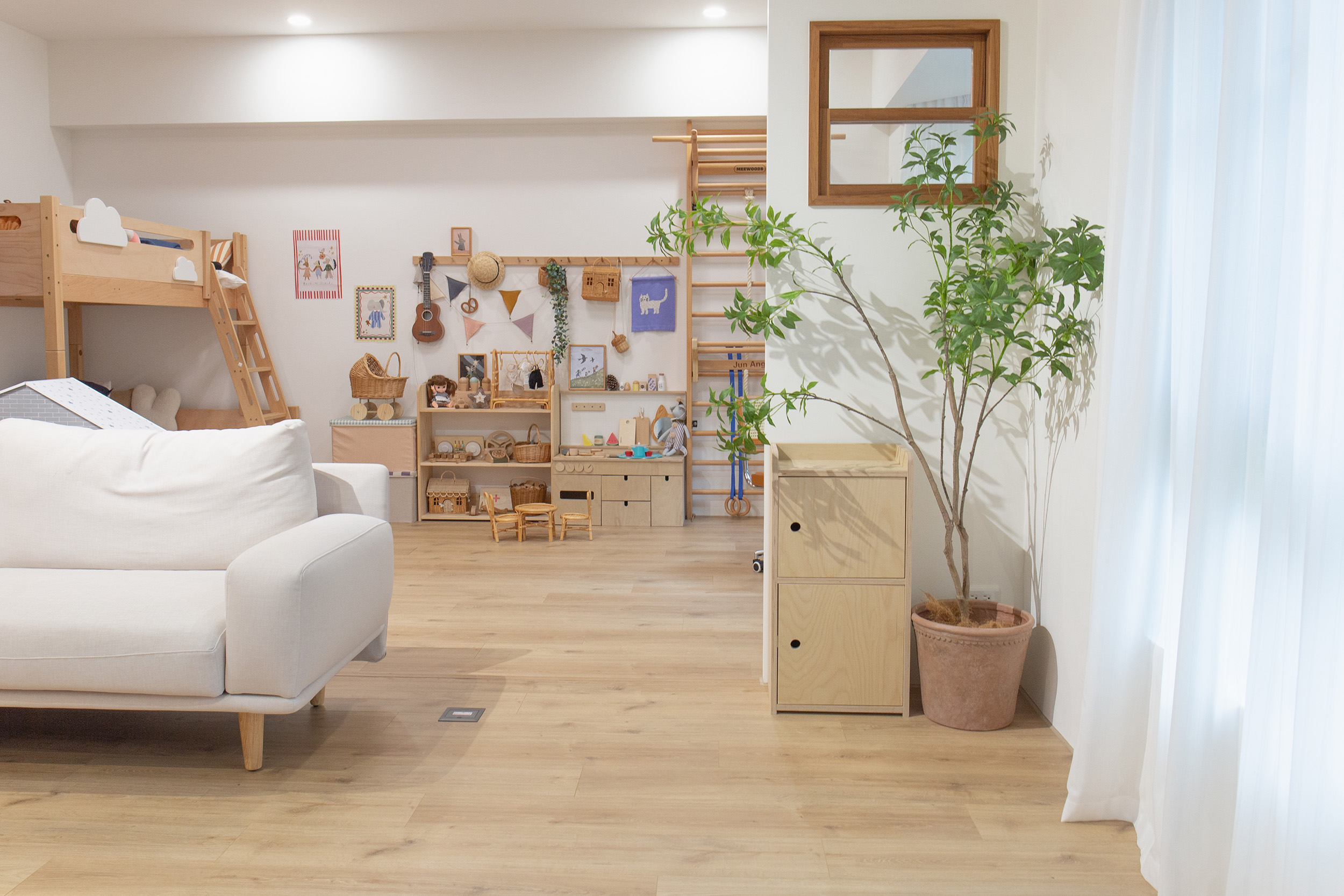 convert german wooden floors to japanese styleSENSA德國超耐磨木地板與日系裝潢風格-空間的衍伸活動拉門隔絕私人空間與公共空間